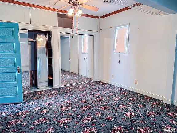 4th image of 705 W College St