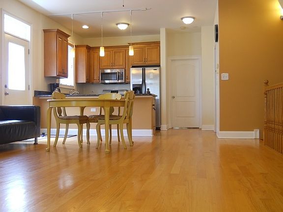 3rd image of 4944 N Lockwood Ave #1S