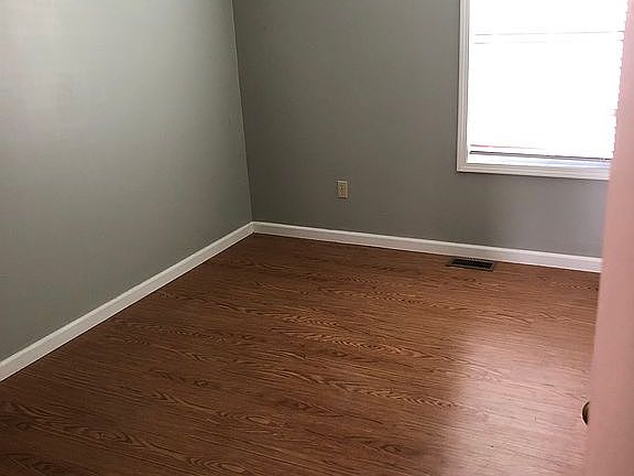 5th image of 8609 Fairbrook Ave