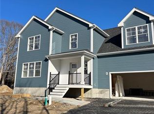 6 Lillian Ct, Warwick, RI 02889