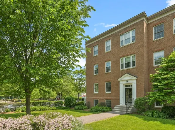 36 Browne St APT 1, Brookline, MA 02446