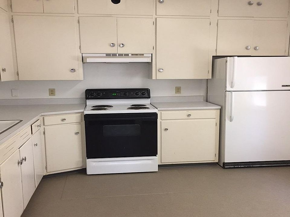 2nd image of 103 S 4th St APT 4