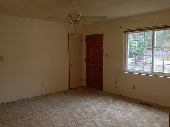 2nd image of 807 Peggy Dr