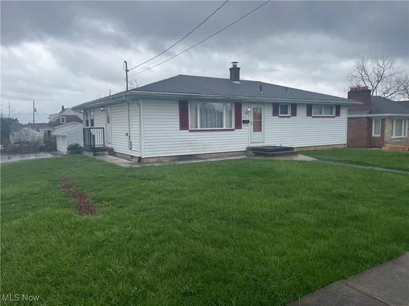 301 Howard St, Girard, OH 44420