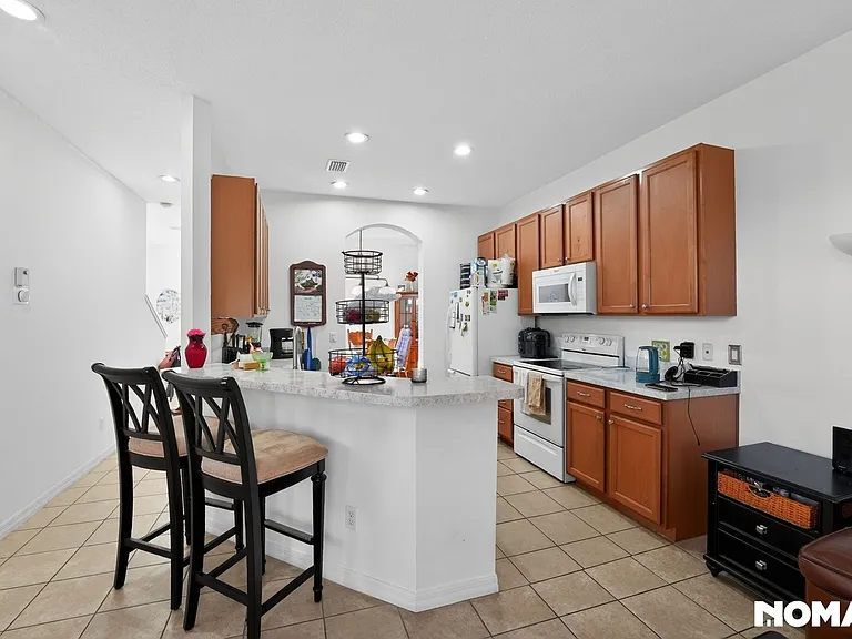 2346 Felicity Pl — Photo 9