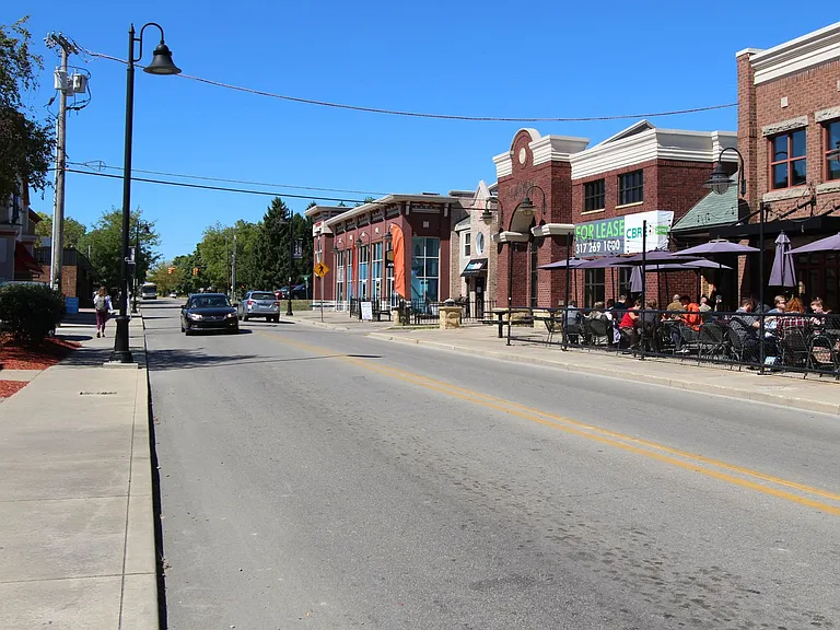 1712 W University Ave — Photo 15