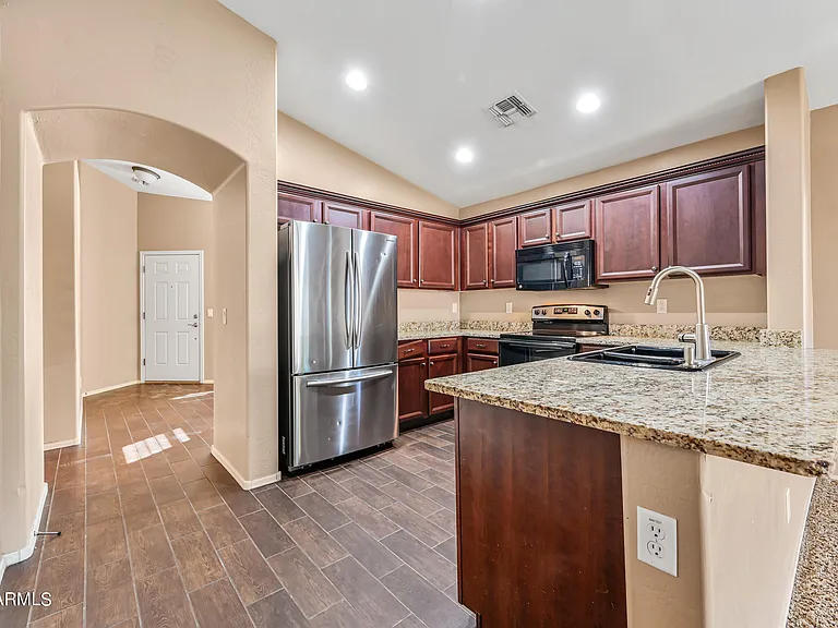 41284 W Cahill Dr — Photo 11