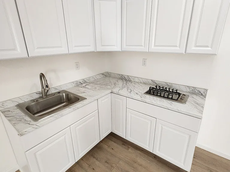 1610 E Avenue J2 — Photo 5