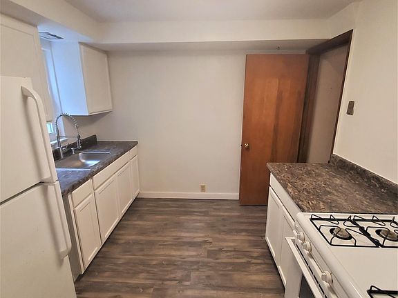 2nd image of 208 Lynnwood Dr