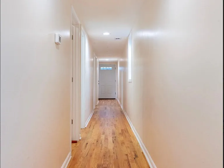 2435 W Polk St #3 — Photo 10