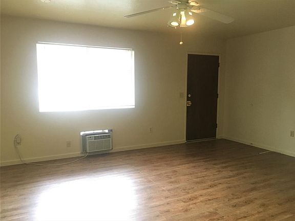 3rd image of 630 Sidnie St APT C