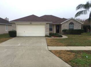 821 E Hickory Lakes Dr, Jacksonville, FL 32225
