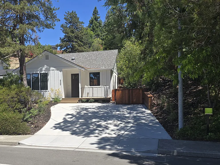 845 El Cerro Blvd — Photo 2