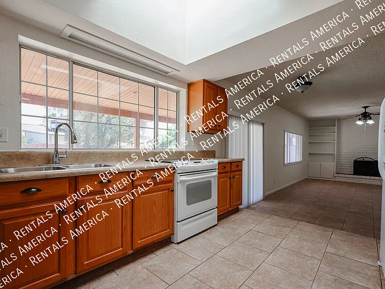 2723 S Estrella Cir — Photo 12