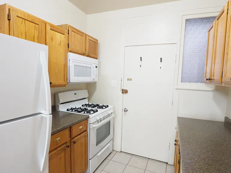4937 N Whipple St #2E — Photo 8