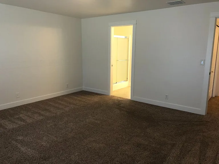 6081 Landmark Ln — Photo 25