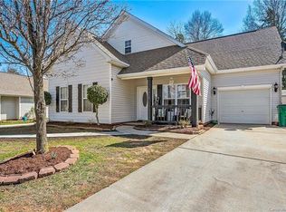 1210 Pearl Crescent Dr, Charlotte, NC 28216