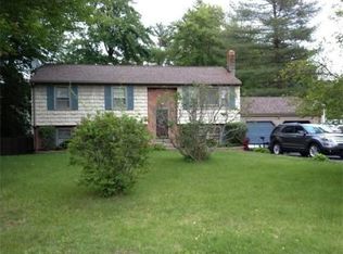 83 Freda Ln, Lowell, MA 01854