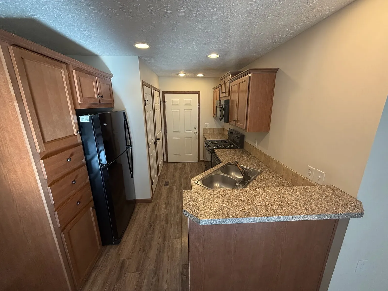 2 bed, 1.0 bath, $1,500 — Photo 3