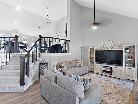 3rd image of 1632 Lou Martin Dr