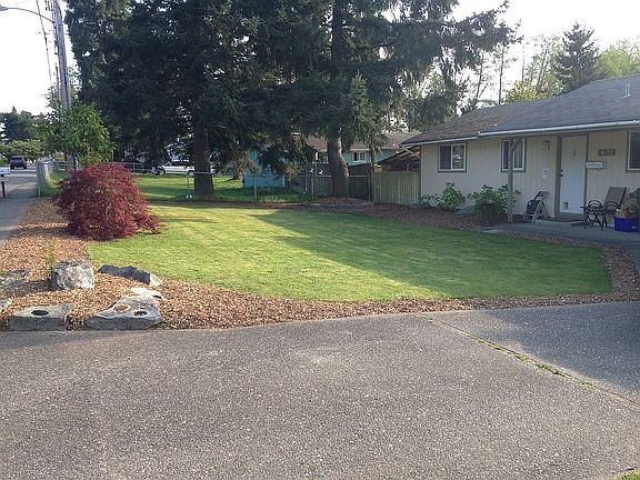 4th image of 3004 Hoover Ave SE