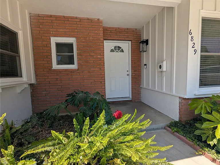 6829 McLennan Ave — Photo 3