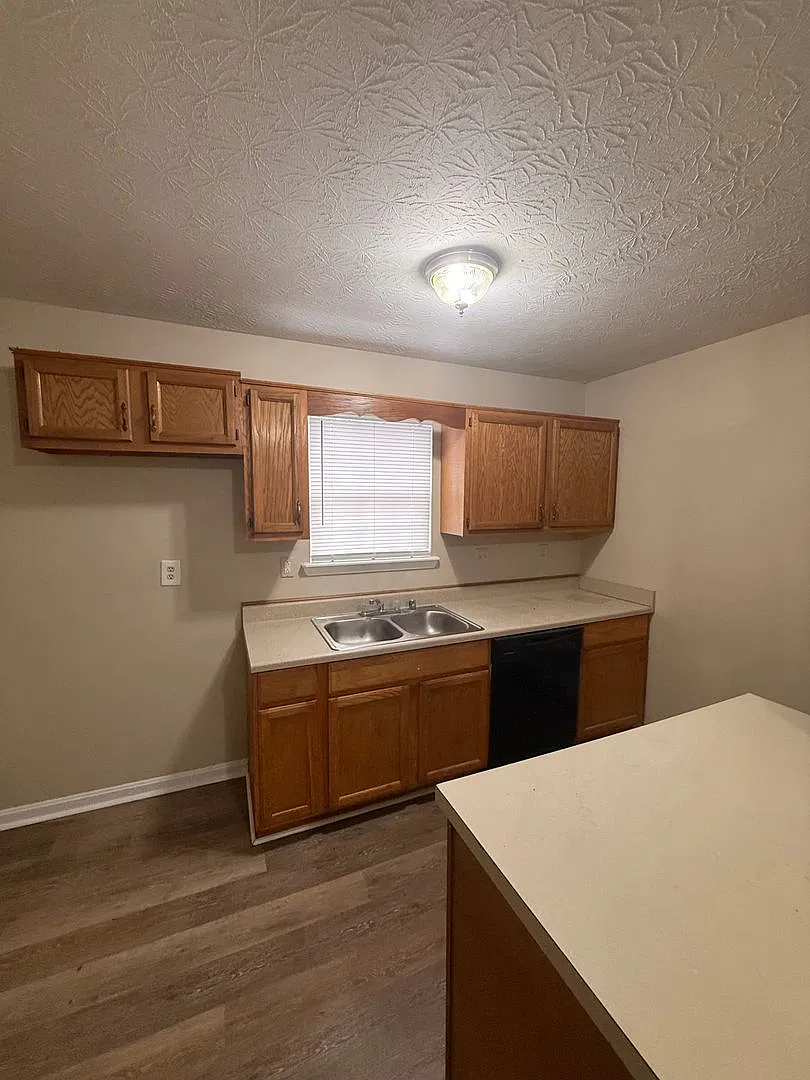 Okolona Home — Photo 4