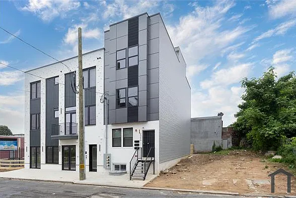 2 bed, 950 sqft, $1,550 — Photo 3