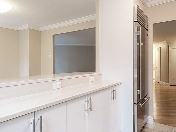4th image of 30 W 63rd St APT 8H