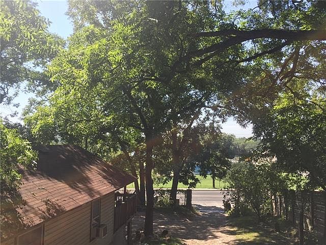1st image of 2712 Oak Springs Dr