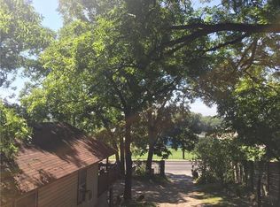 2712 Oak Springs Dr, Austin, TX 78702