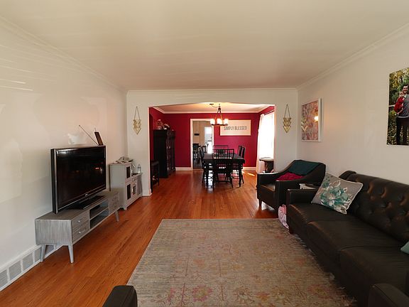 2nd image of 10061 S Albany Ave