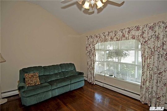 4th image of 55 Bardolier Ln