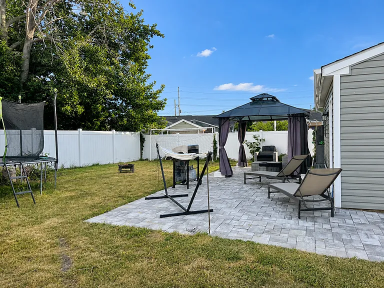 305 Linden Ln — Photo 4