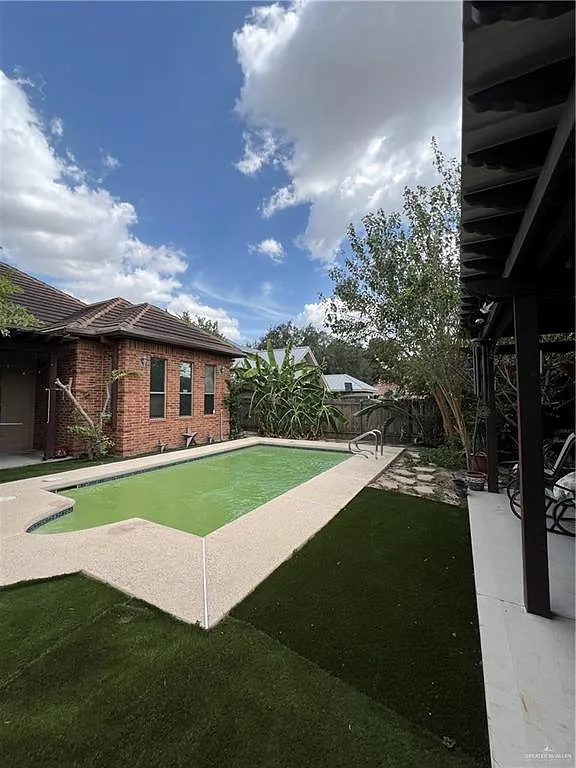 3 bed, 3.0 bath, 2732 sqft, $2,800 — Photo 3