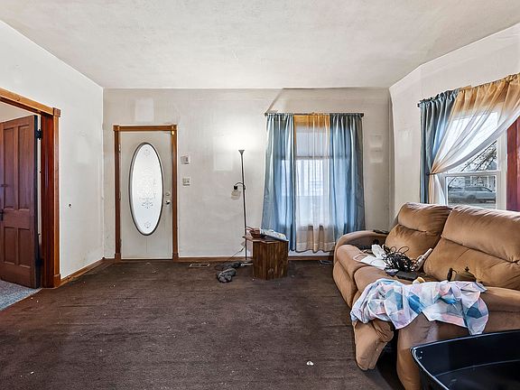 4th image of 1024 E Fort Wayne St