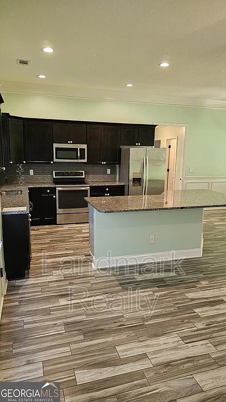 3 bed, 2.0 bath, 1500 sqft, $2,000 — Photo 2