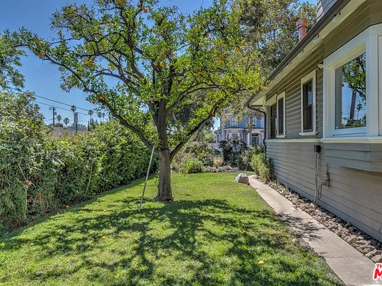 6433 Crescent St — Photo 26