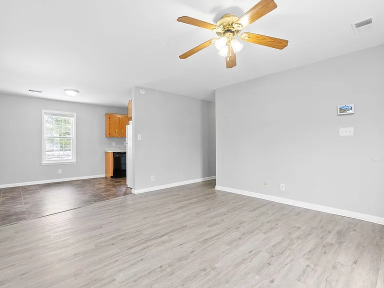 1042 Shadow Ridge Ave — Photo 9