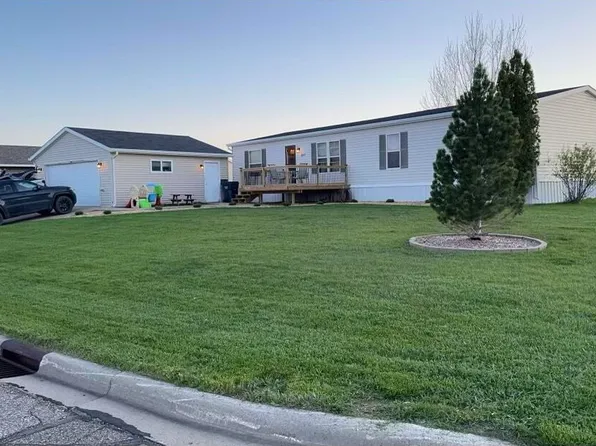 227 Venus St, Pierre, SD 57501