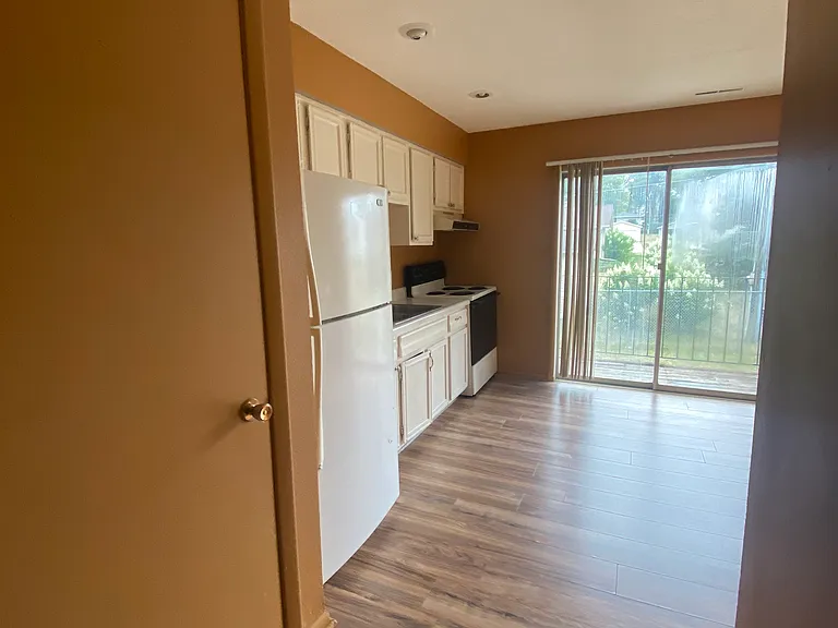 306 E G Ave #2 — Photo 2