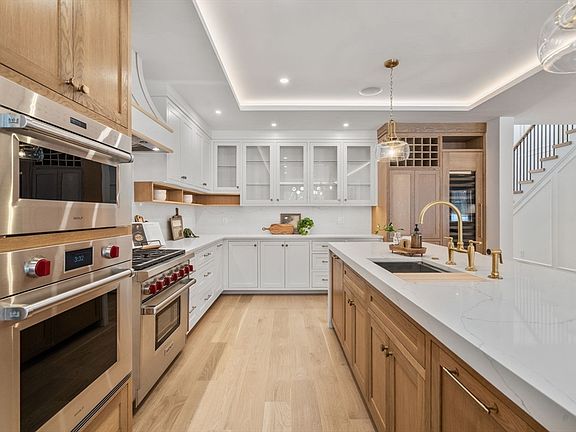 5th image of 14 Fiske Pond Rd