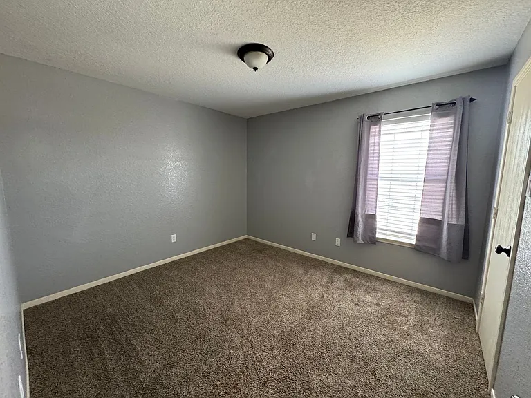 1607 Dugger Circle — Photo 10