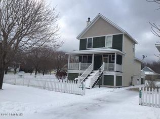 487 Summer Grove Dr, Douglas, MI 49406