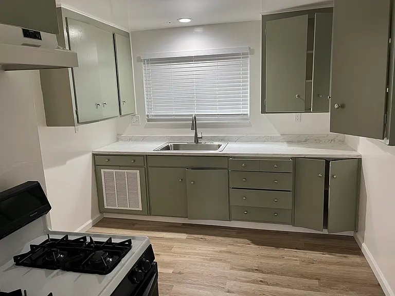 210 Seventeen Mile Dr #C — Photo 5