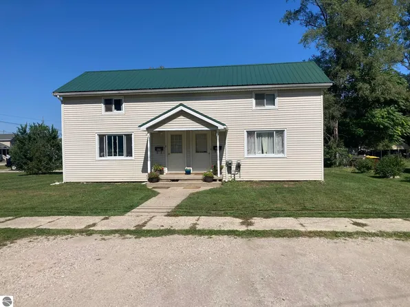 418 W Center St, Saint Louis, MI 48880