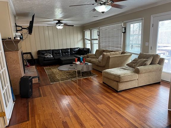 2nd image of 2102 W Sunset Dr