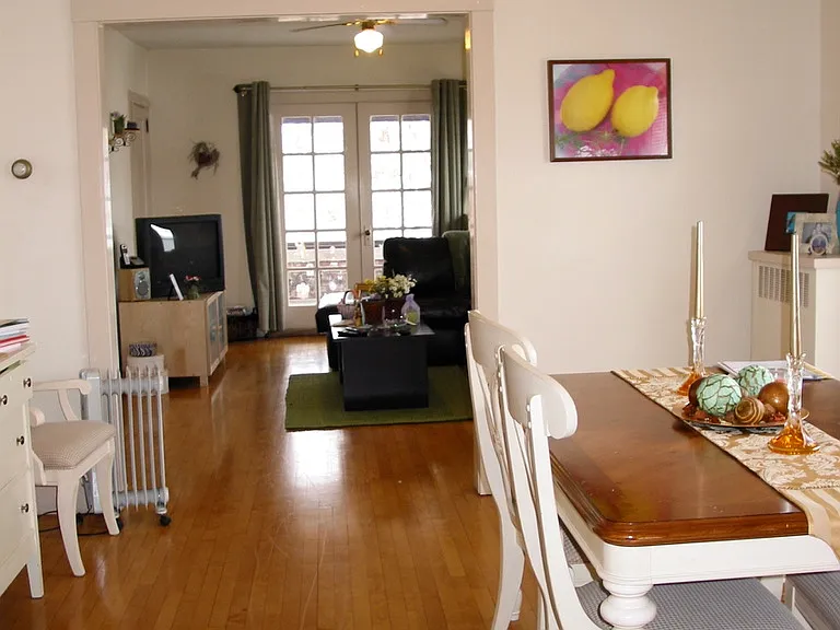 910 E Dayton St #2 — Photo 2