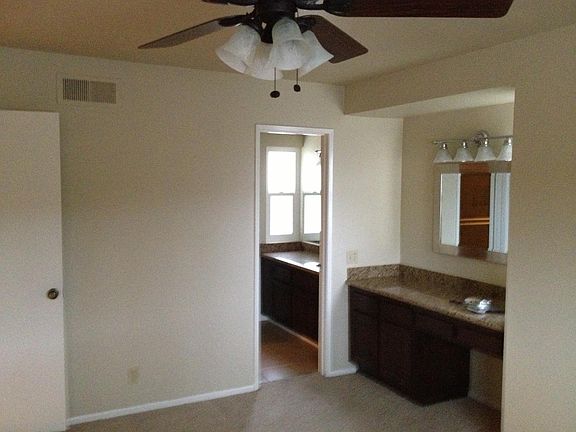 5th image of 301 Green Moor Pl