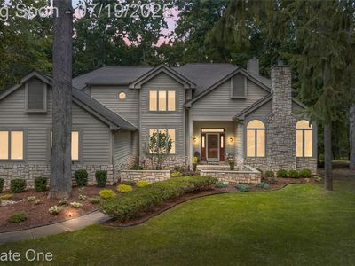 3574 Oakleaf Dr, West Bloomfield, MI, 48324